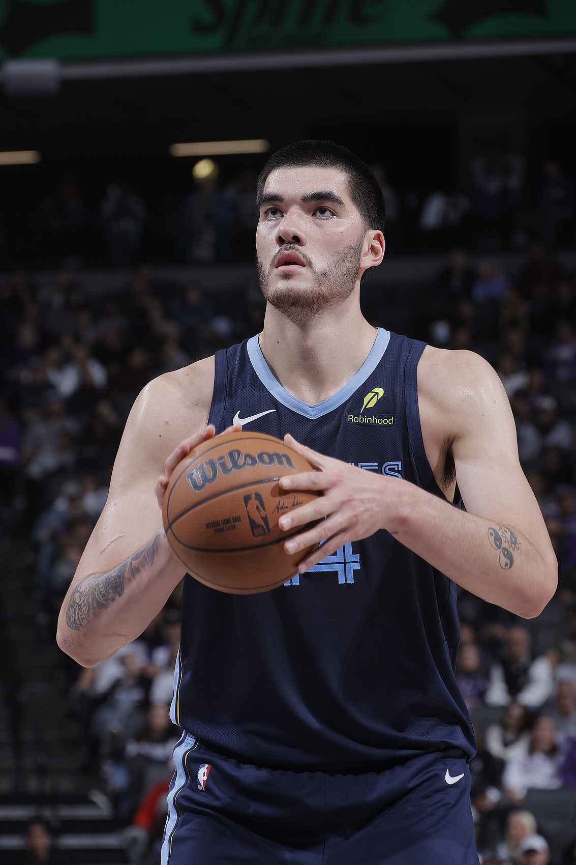 500万彩票网-埃迪脚踝应力反应！解说：因姚明的先例 现大中锋都马上休息治疗