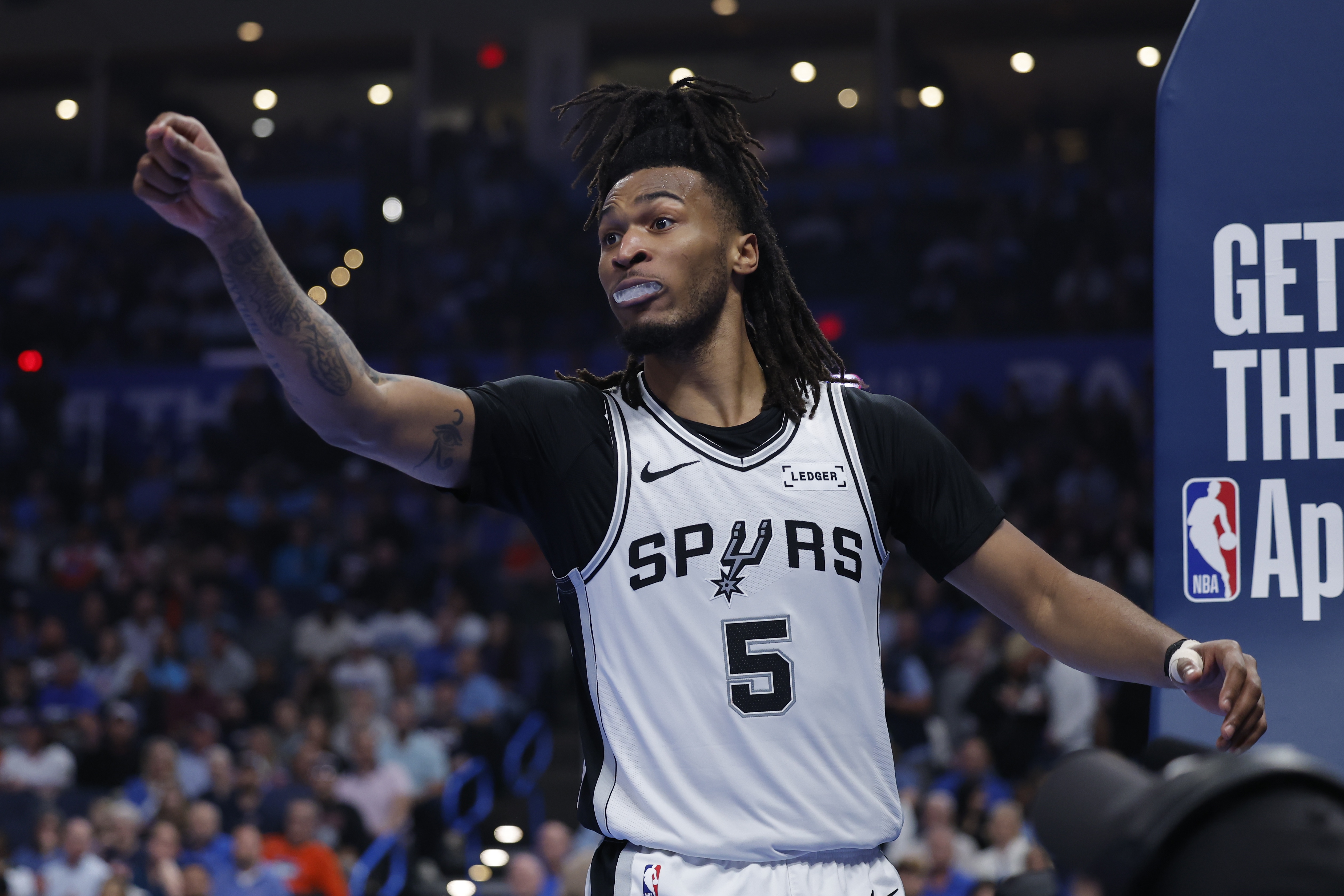 卡斯尔：我可不会剃光头 他们知道不用来问我这个