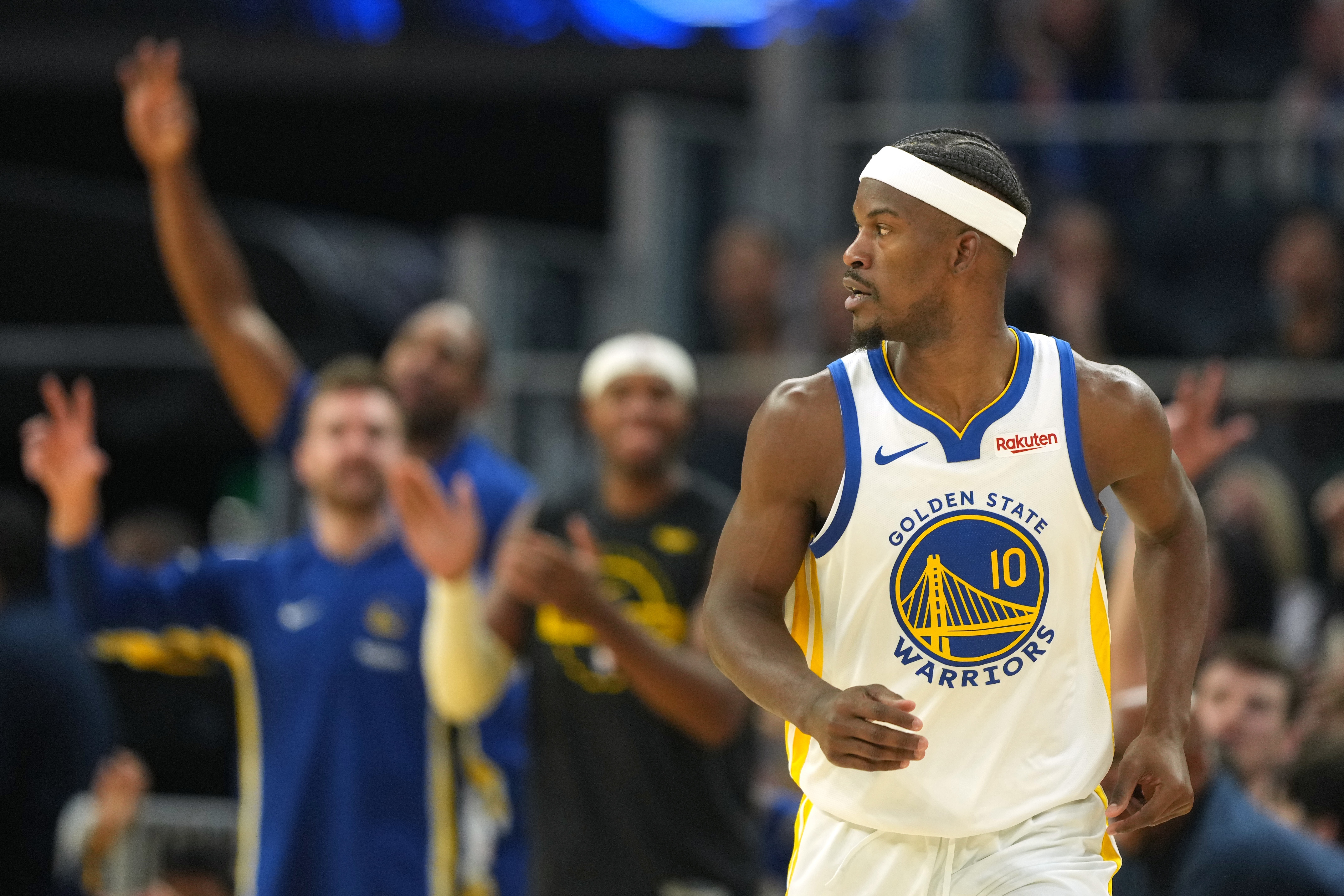 500万彩票网-追梦：巴特勒受伤后有些精神恍惚 一直念叨没法带孩子去游乐场了